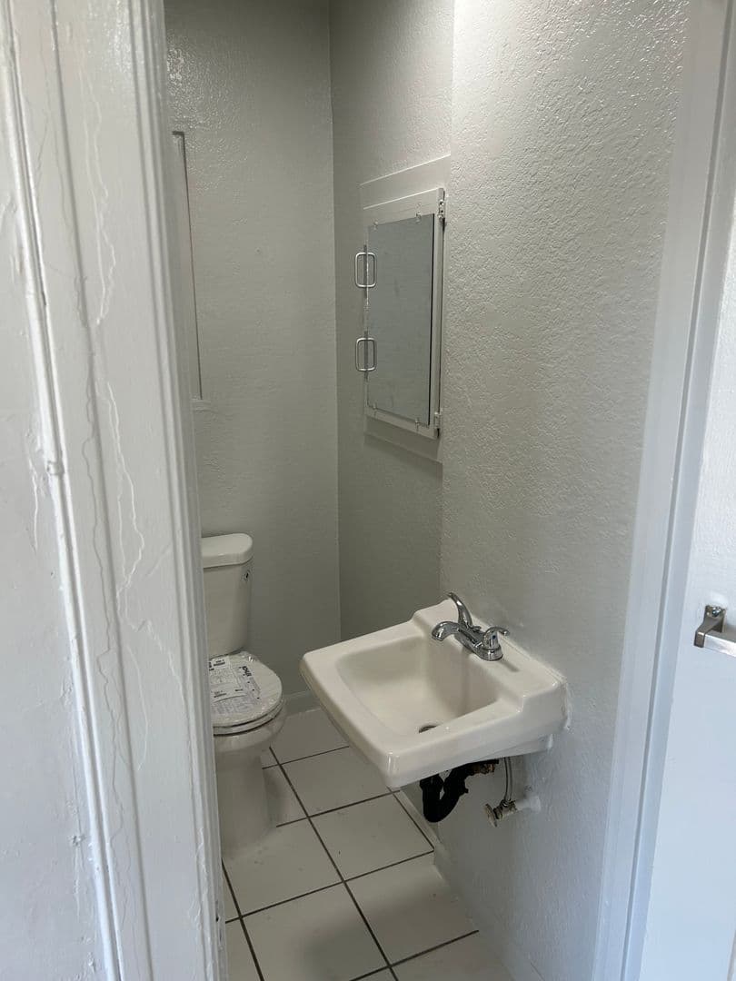 Long Beach Apartment: 330 W. Ocean Boulevard