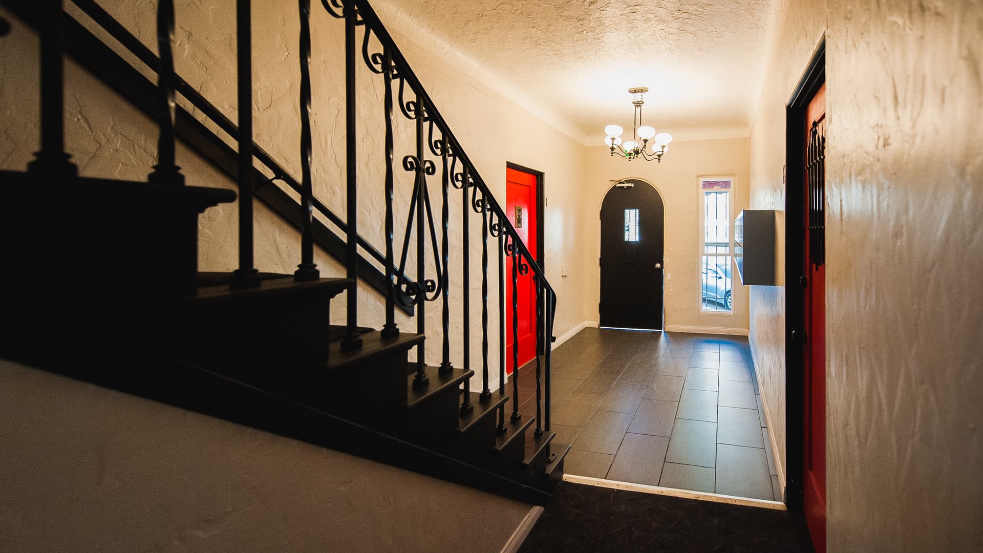 Long Beach Apartment: 230 E. 12th Street