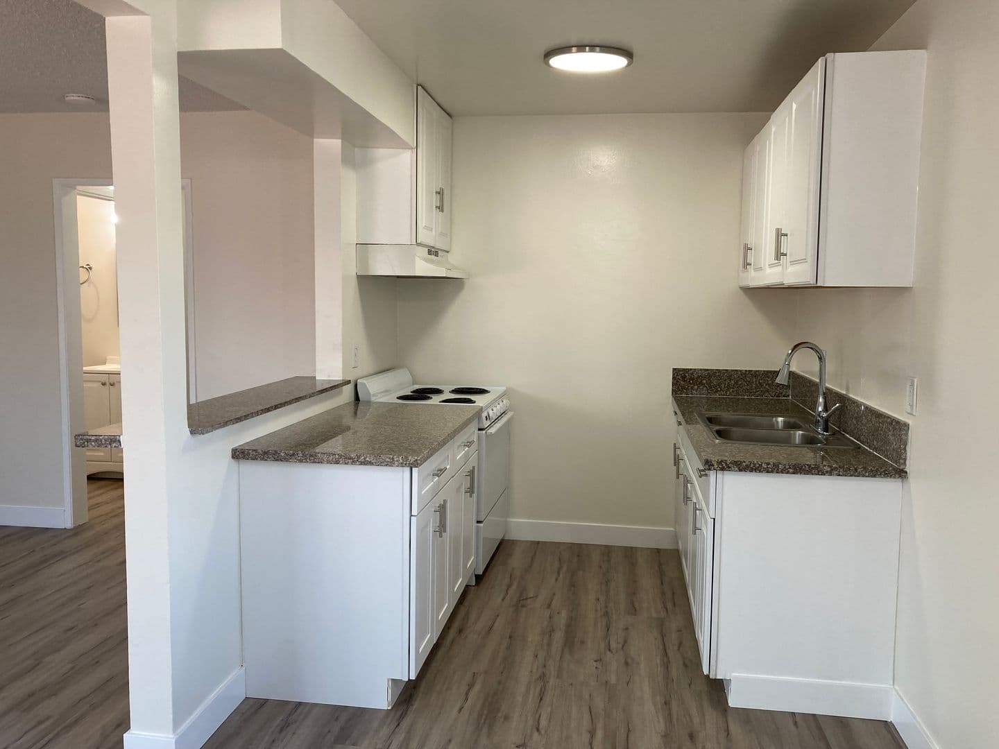 Long Beach Apartment: 650 Linden Avenue