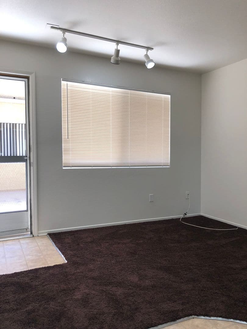 Long Beach Apartment: 1100 Elm Avenue