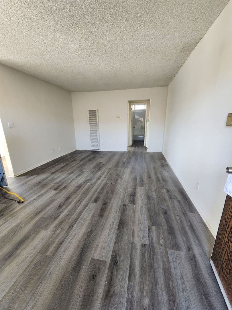 Torrance Apartment: 1430 - 1442 W. Carson Street