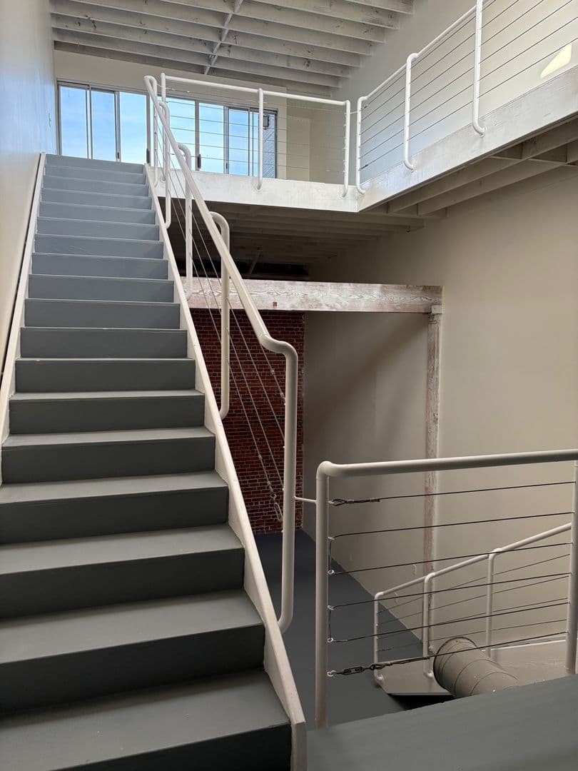 Long Beach Apartment: 946 Daisy Ave