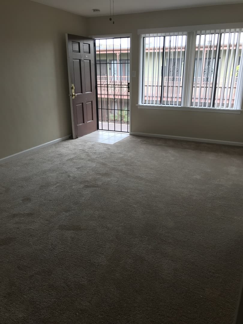 Long Beach Apartment: 1357 Elm Avenue
