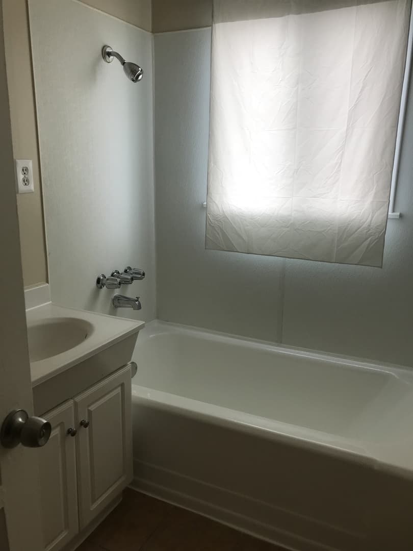 Long Beach Apartment: 1357 Elm Avenue