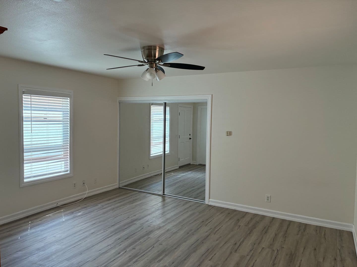 Long Beach Apartment: 932 - 938 Daisy Avenue