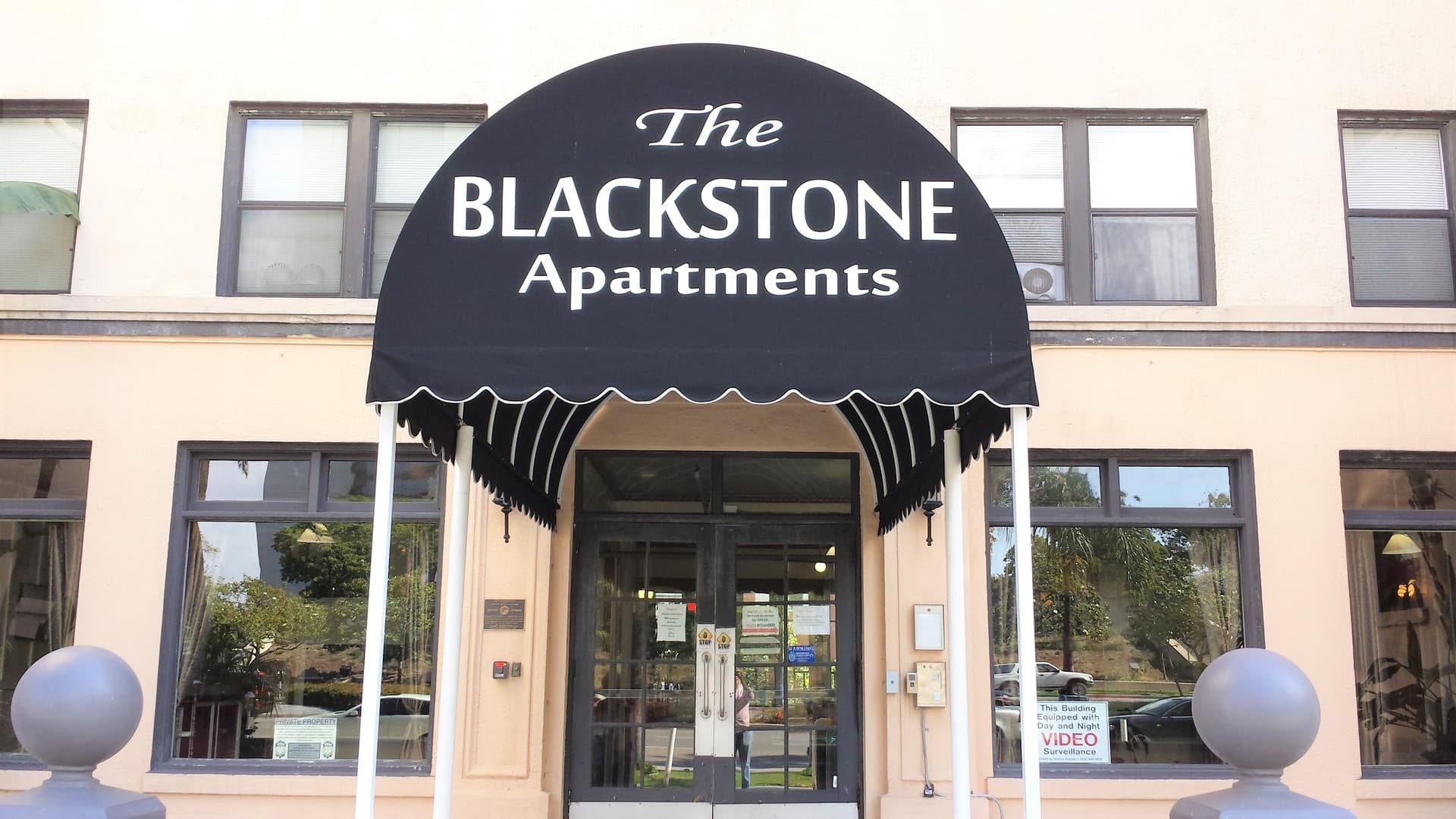 Long Beach Apartment: 330 W. Ocean Boulevard