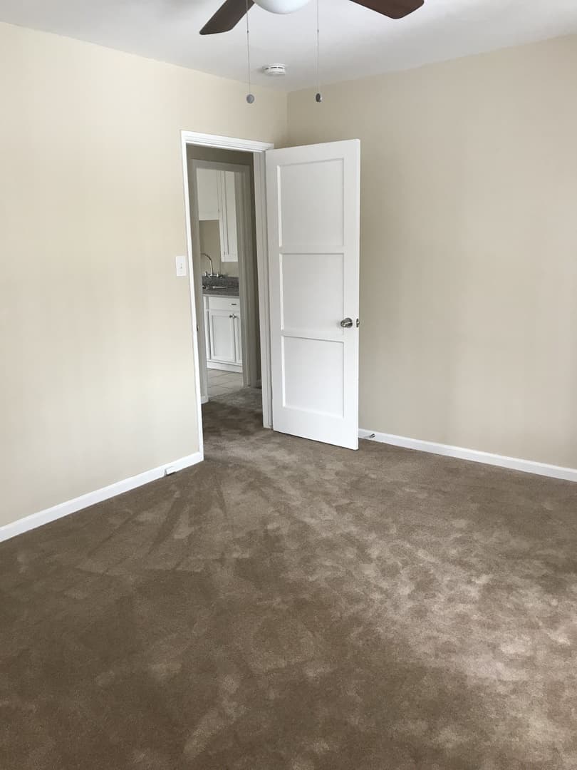 Long Beach Apartment: 1357 Elm Avenue