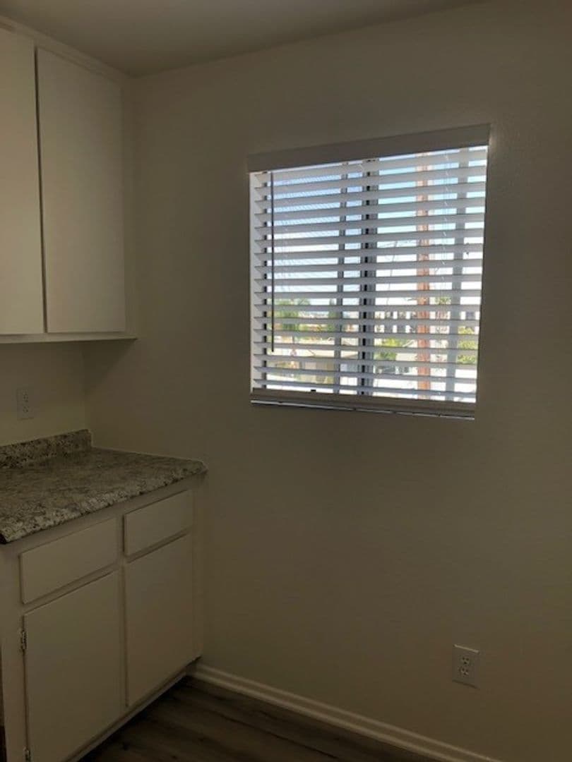 Long Beach Apartment: 1100 Elm Avenue