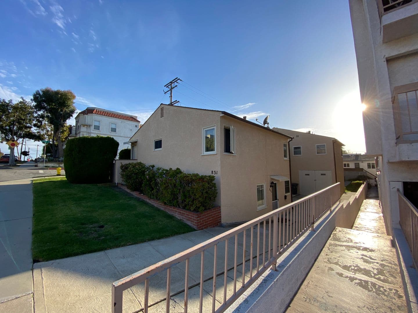 El Segundo Apartment: 101-111 W. Sycamore Avenue and 831 Main Street