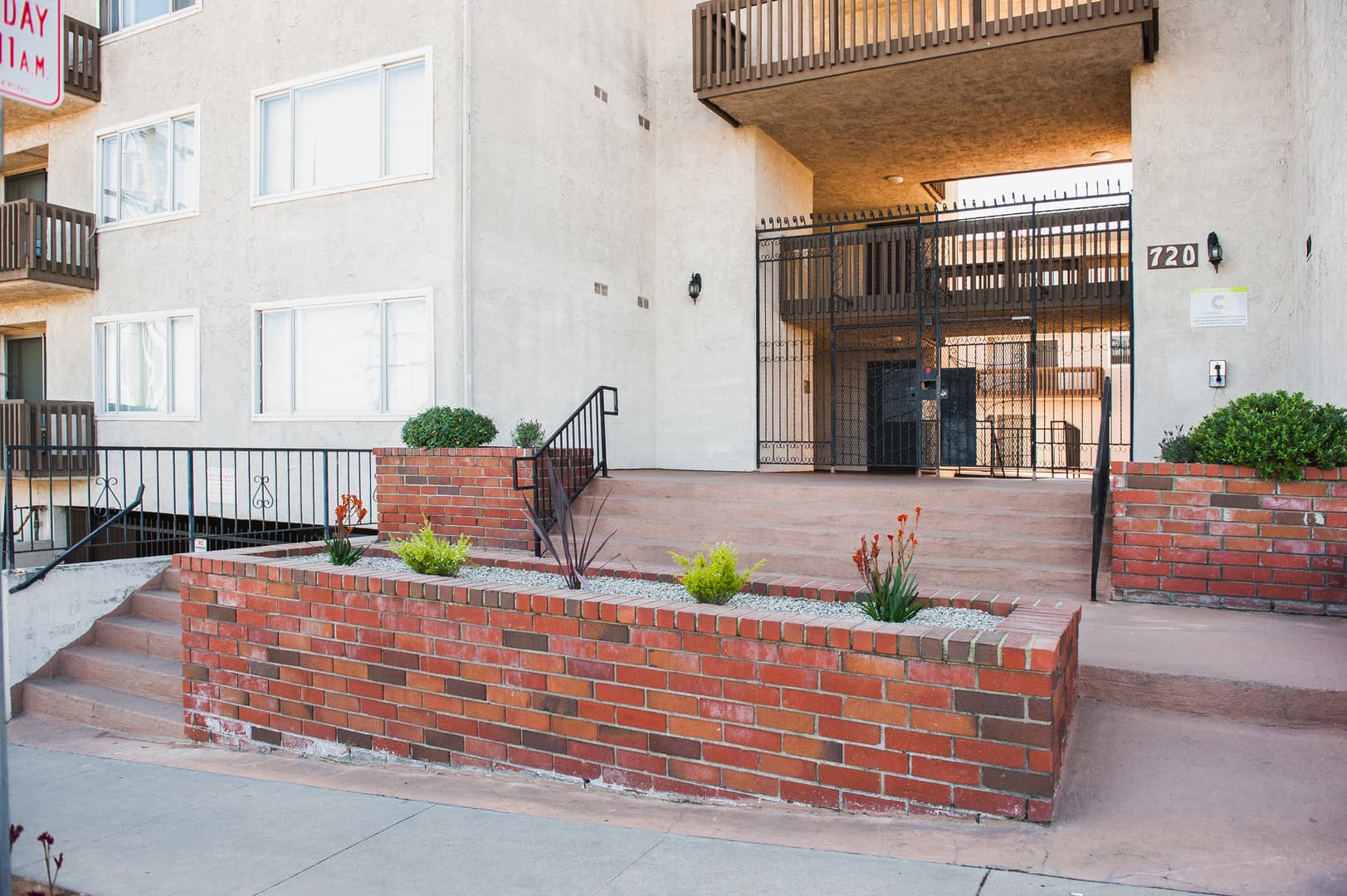 El Segundo Apartment: 720 W. Imperial Avenue