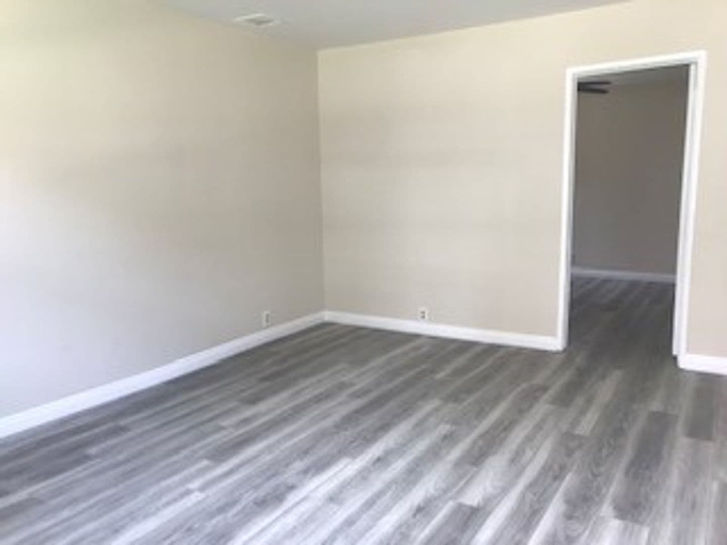 El Segundo Apartment: 101-111 W. Sycamore Avenue and 831 Main Street