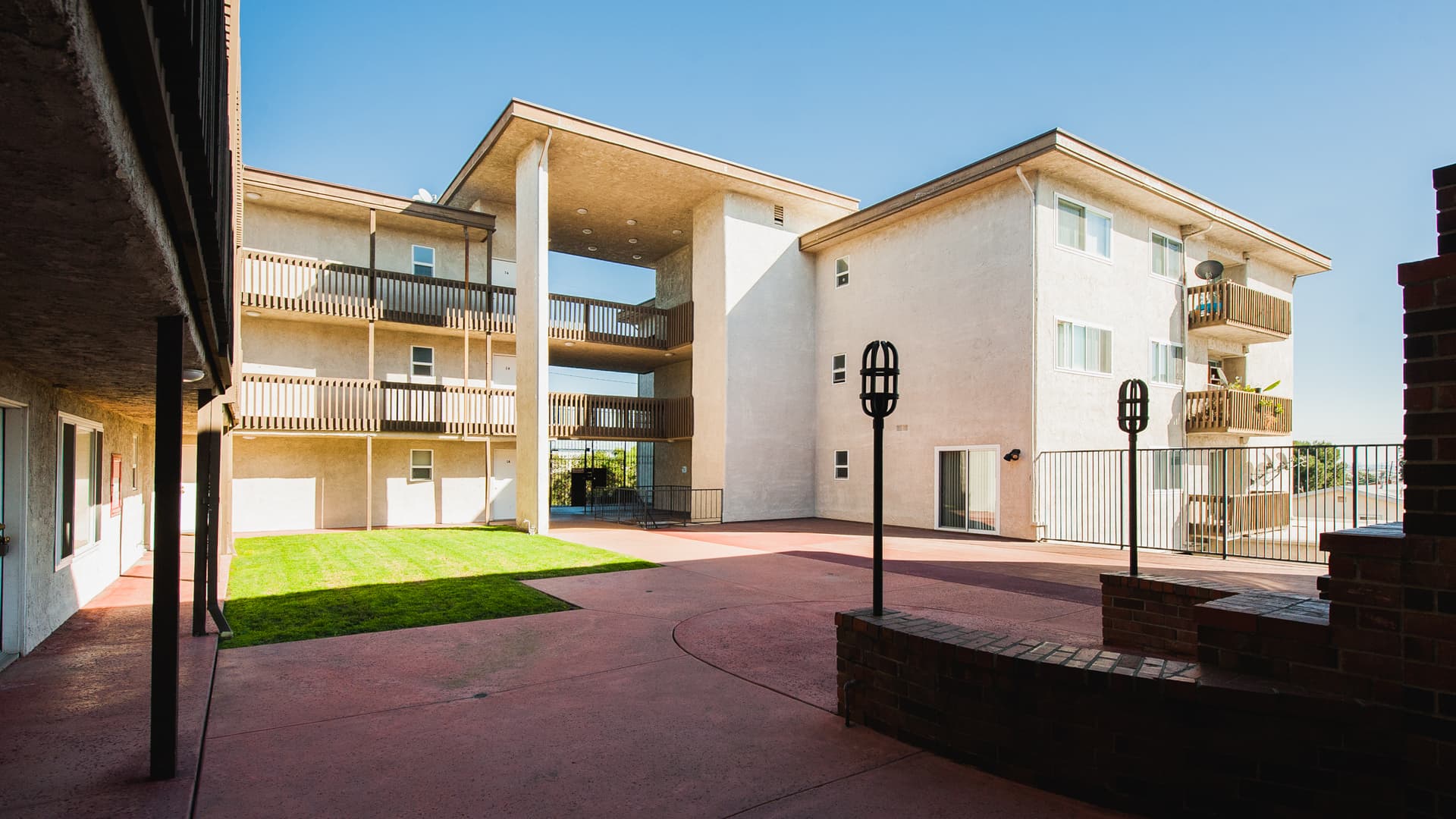 El Segundo Apartment: 720 W. Imperial Avenue