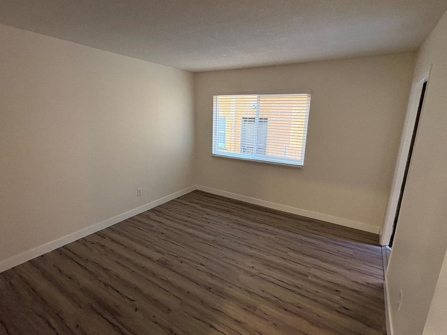 Long Beach Apartment: 1424 Obispo Avenue