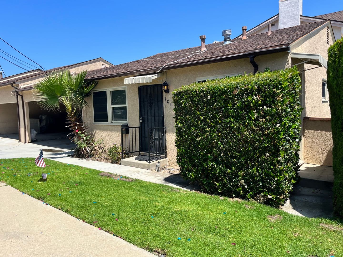 El Segundo Apartment: 101-111 W. Sycamore Avenue and 831 Main Street