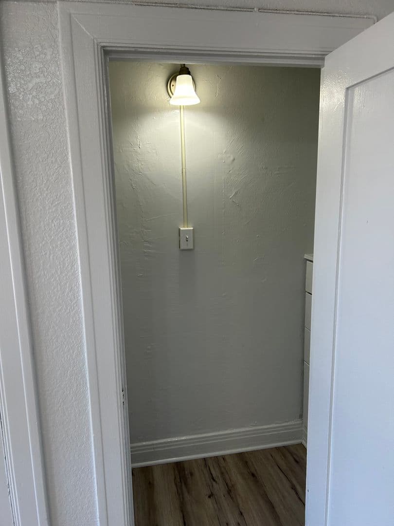 Long Beach Apartment: 330 W. Ocean Boulevard