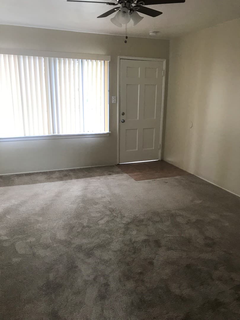 Long Beach Apartment: 1357 Elm Avenue