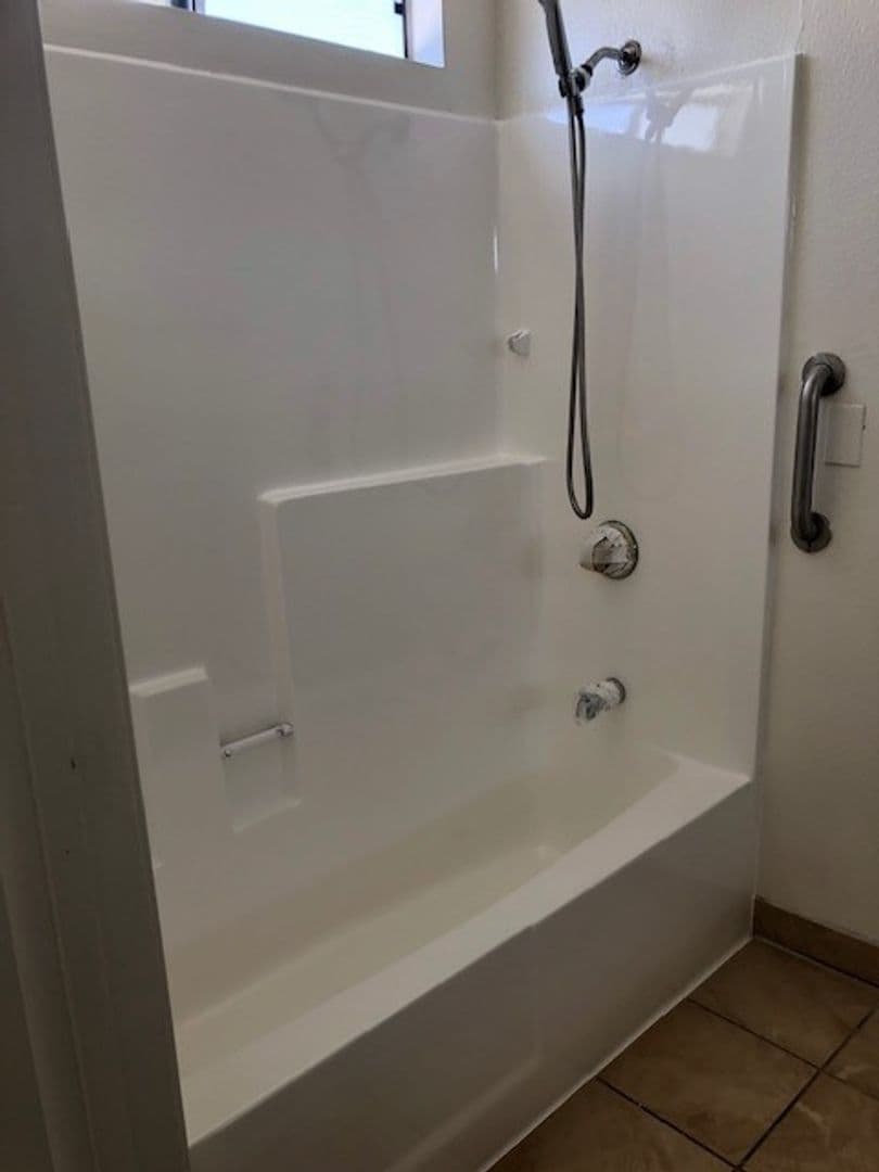 Long Beach Apartment: 1100 Elm Avenue