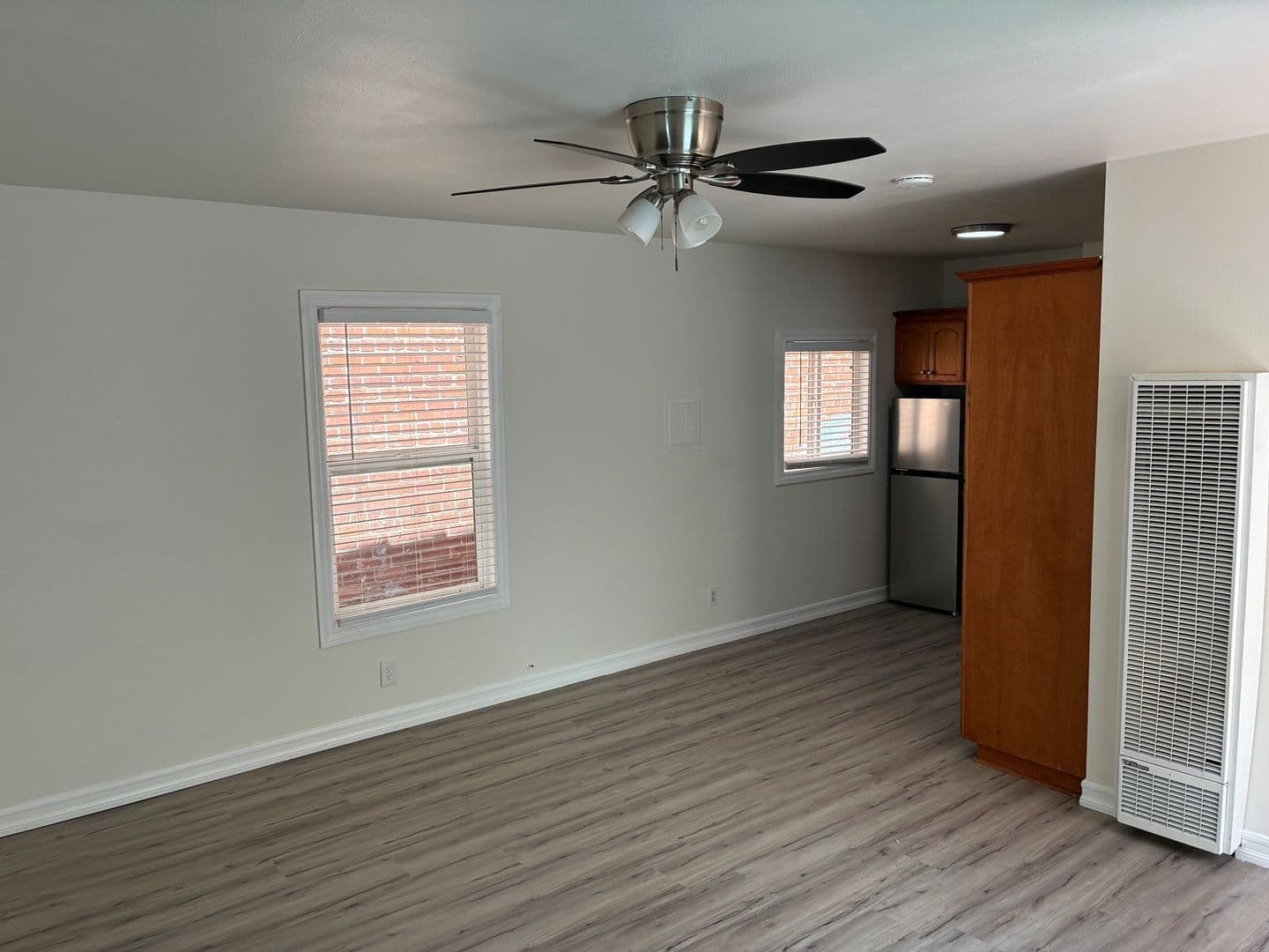 Long Beach Apartment: 932 - 938 Daisy Avenue