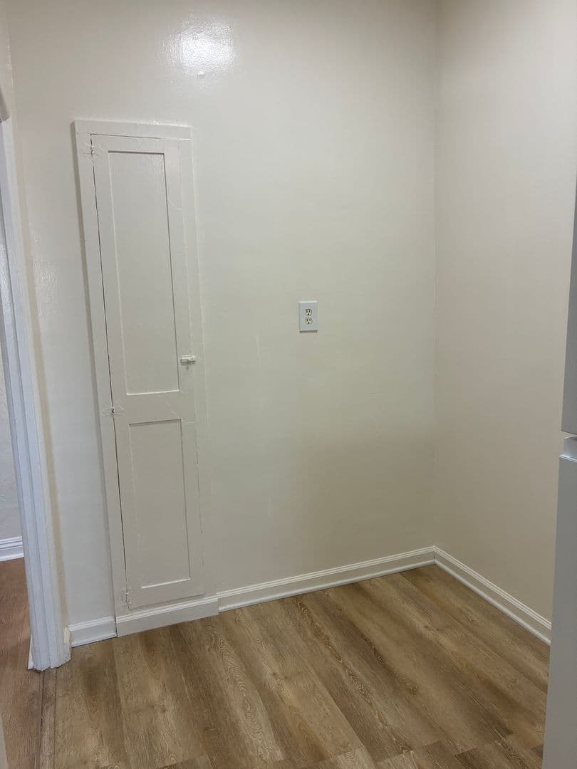 Long Beach Apartment: 230 E. 12th Street