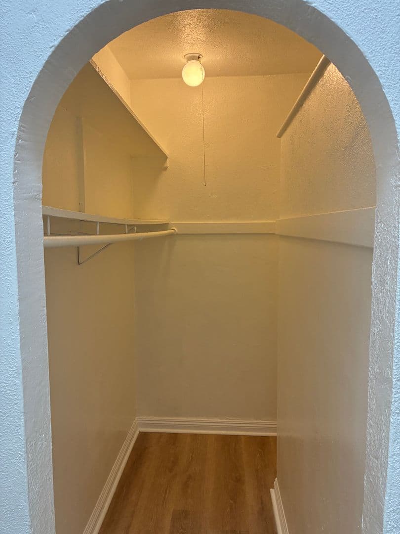 Long Beach Apartment: 230 E. 12th Street
