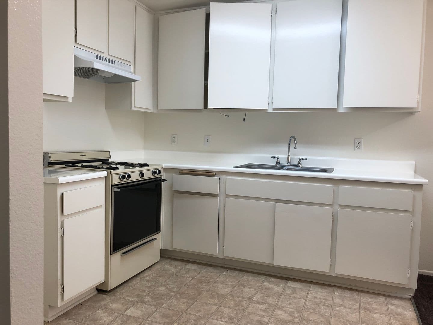 Long Beach Apartment: 1100 Elm Avenue