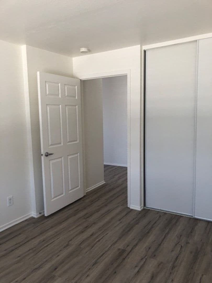 Long Beach Apartment: 1100 Elm Avenue