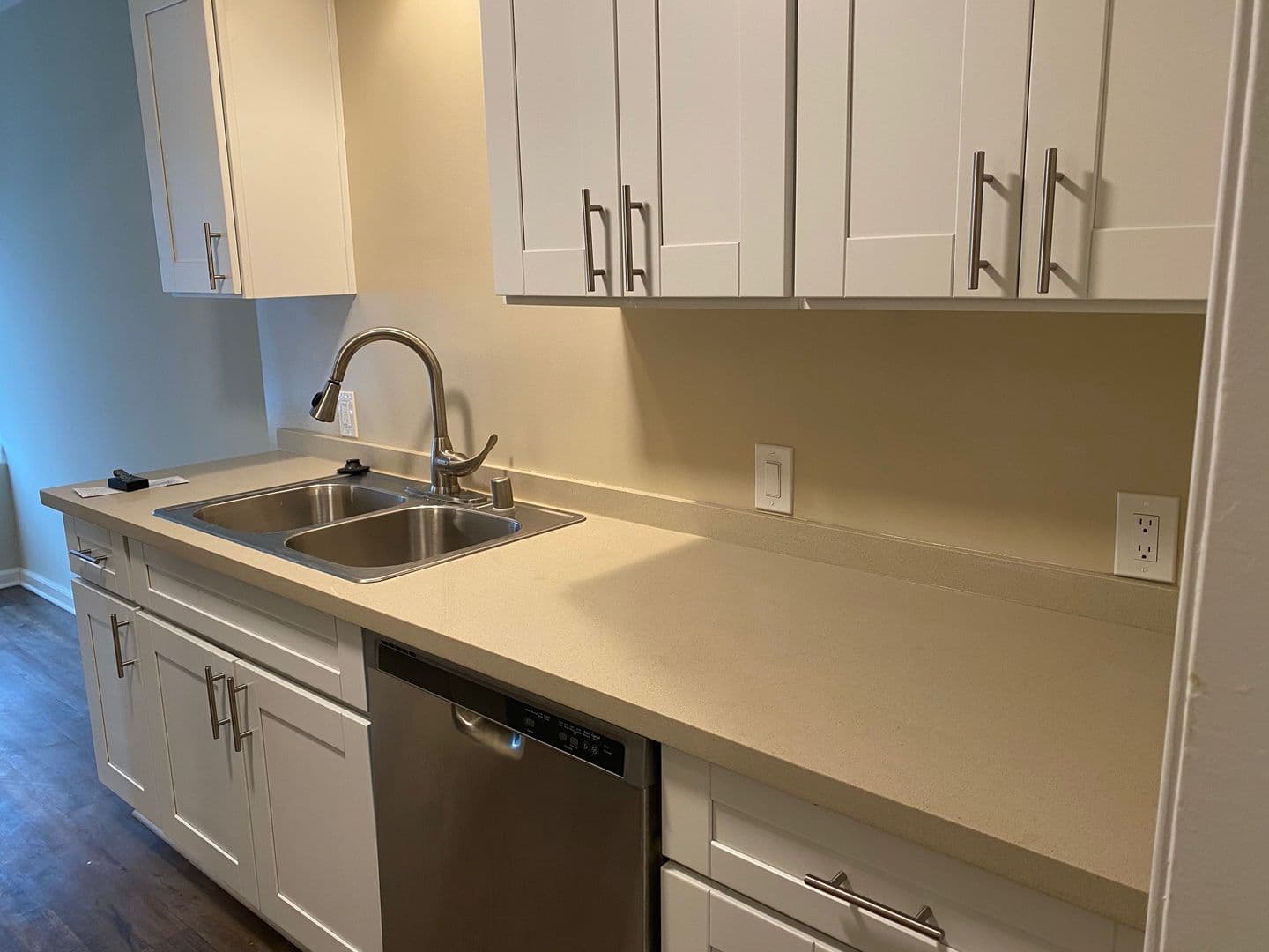 El Segundo Apartment: 720 W. Imperial Avenue