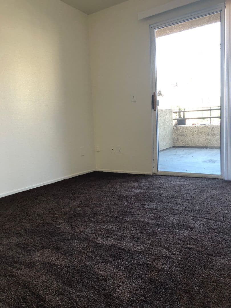 Long Beach Apartment: 1100 Elm Avenue