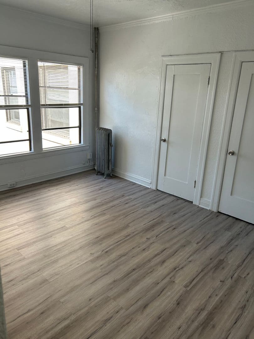 Long Beach Apartment: 330 W. Ocean Boulevard