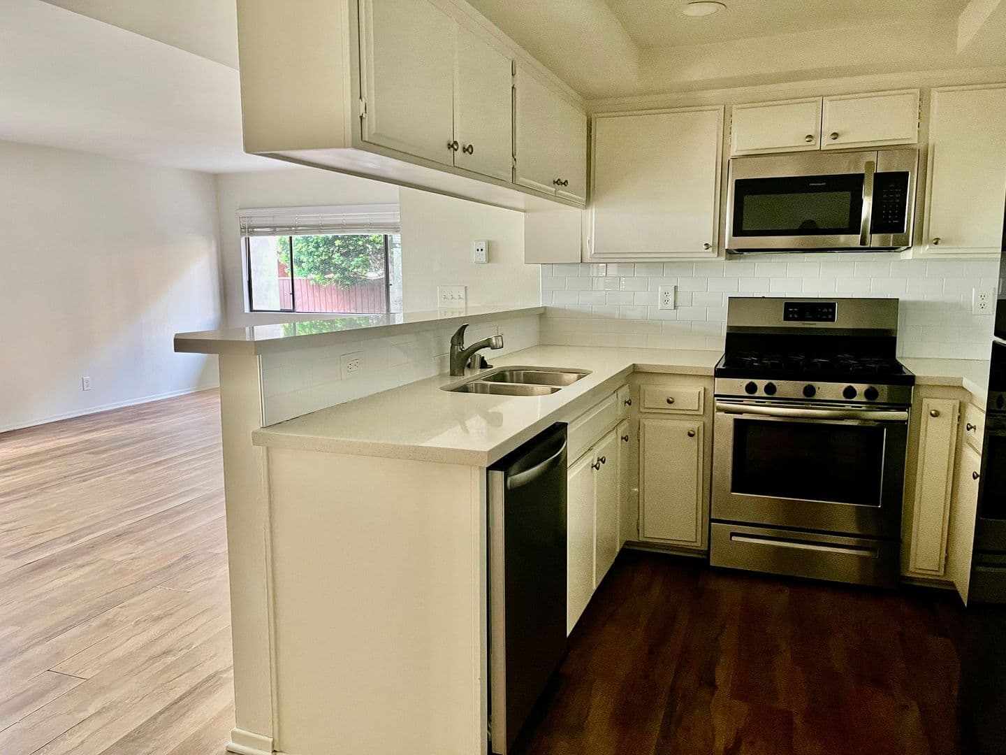 El Segundo Apartment: 622 E. Holly Avenue