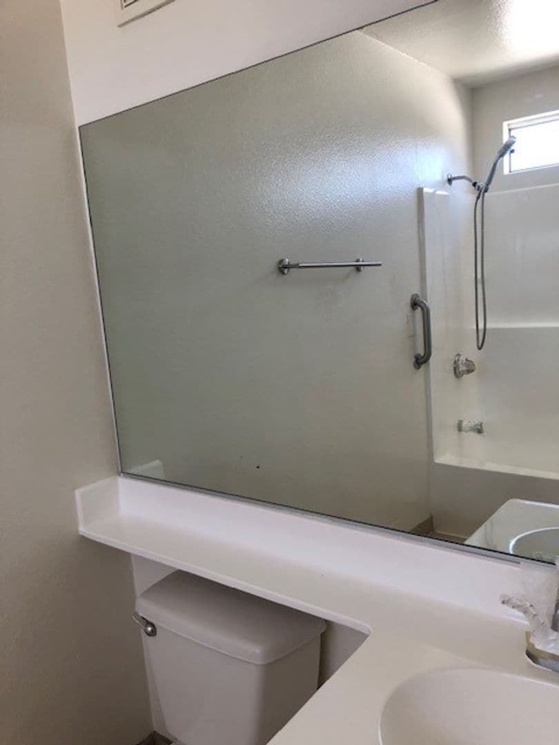 Long Beach Apartment: 1100 Elm Avenue