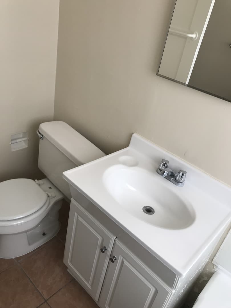 Long Beach Apartment: 1357 Elm Avenue