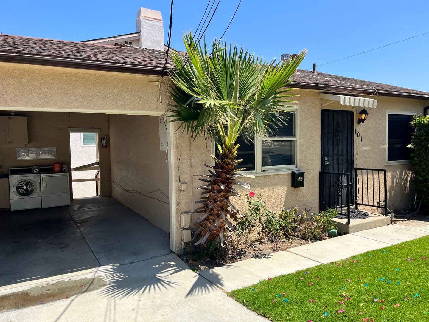 El Segundo Apartment: 101-111 W. Sycamore Avenue and 831 Main Street