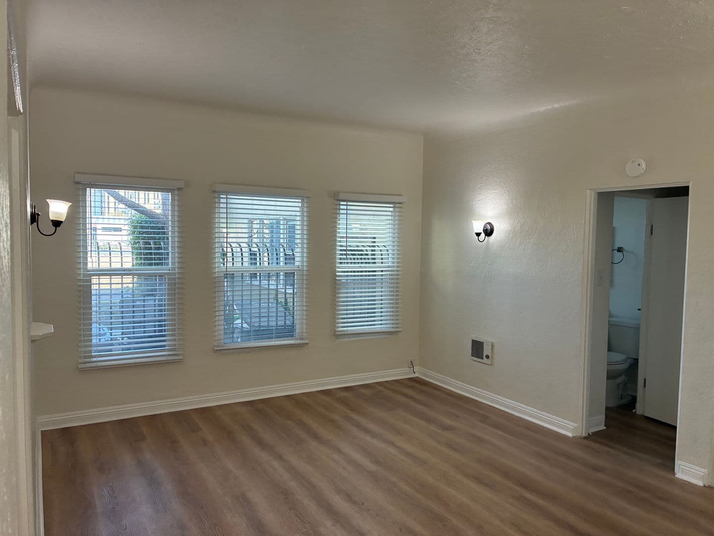 Long Beach Apartment: 230 E. 12th Street