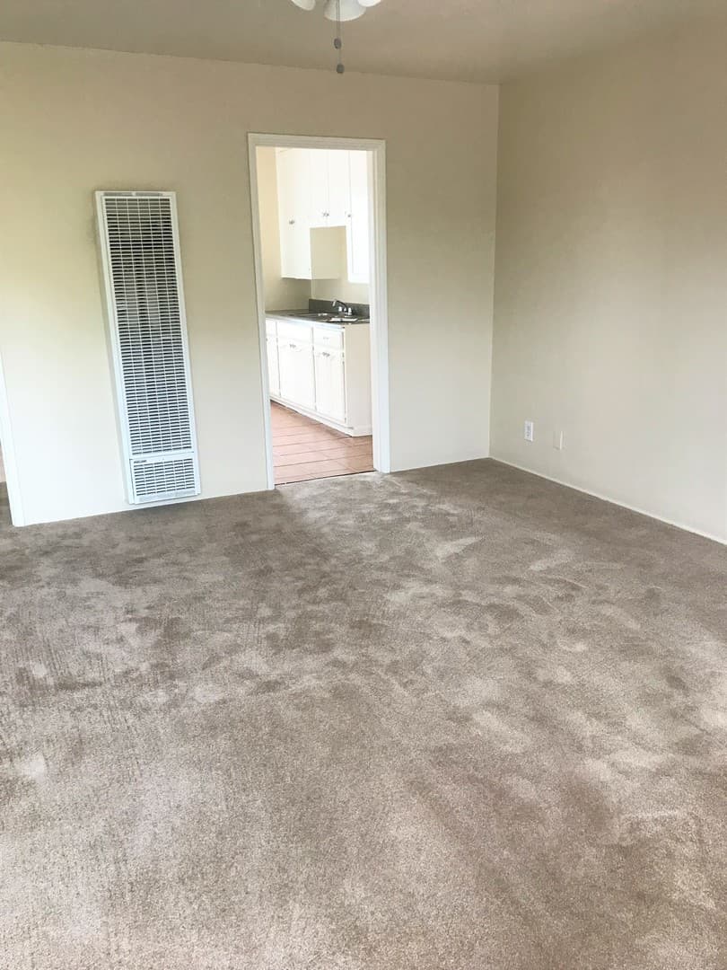 Long Beach Apartment: 1357 Elm Avenue