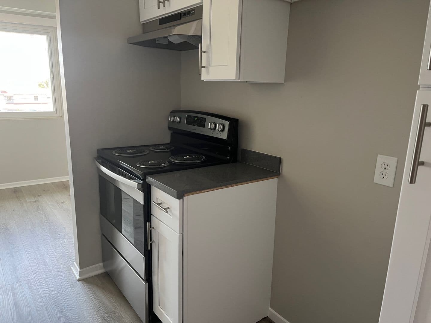 El Segundo Apartment: 720 W. Imperial Avenue