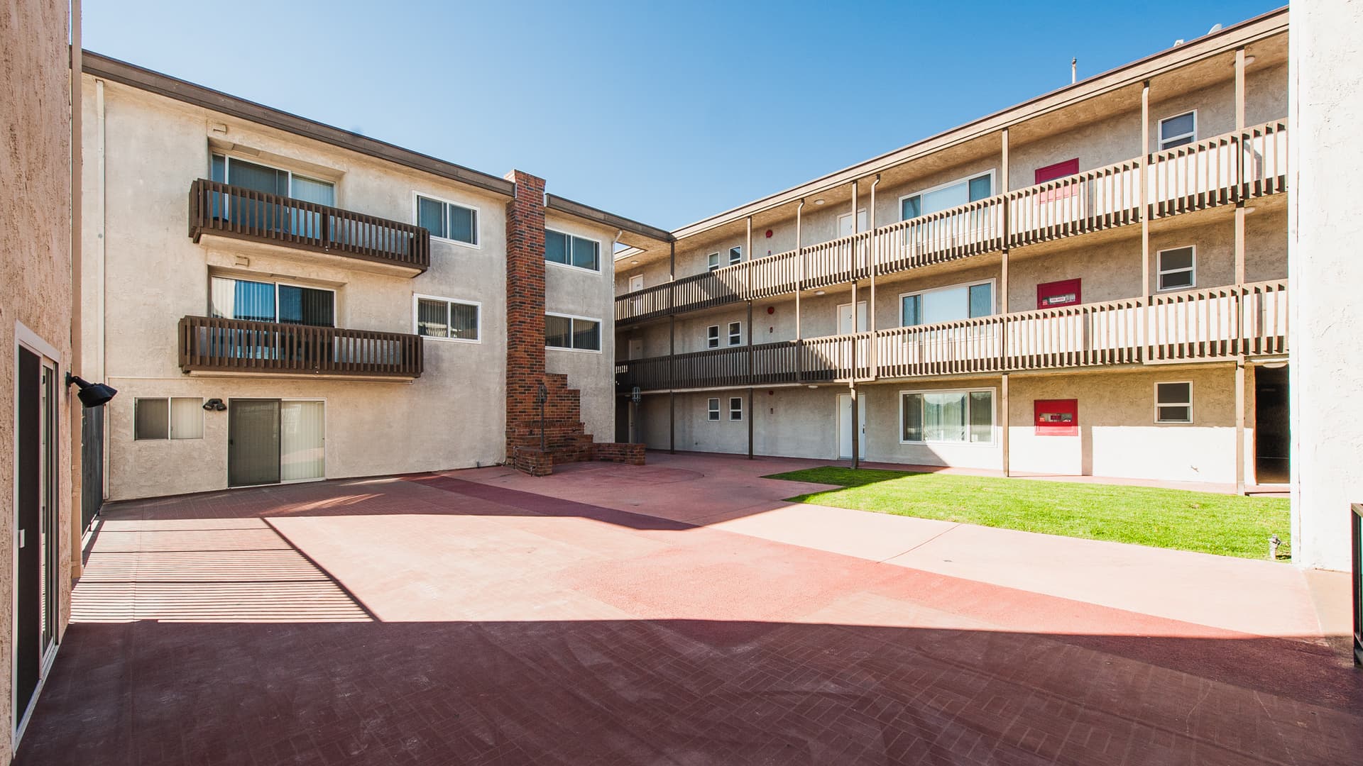 El Segundo Apartment: 720 W. Imperial Avenue