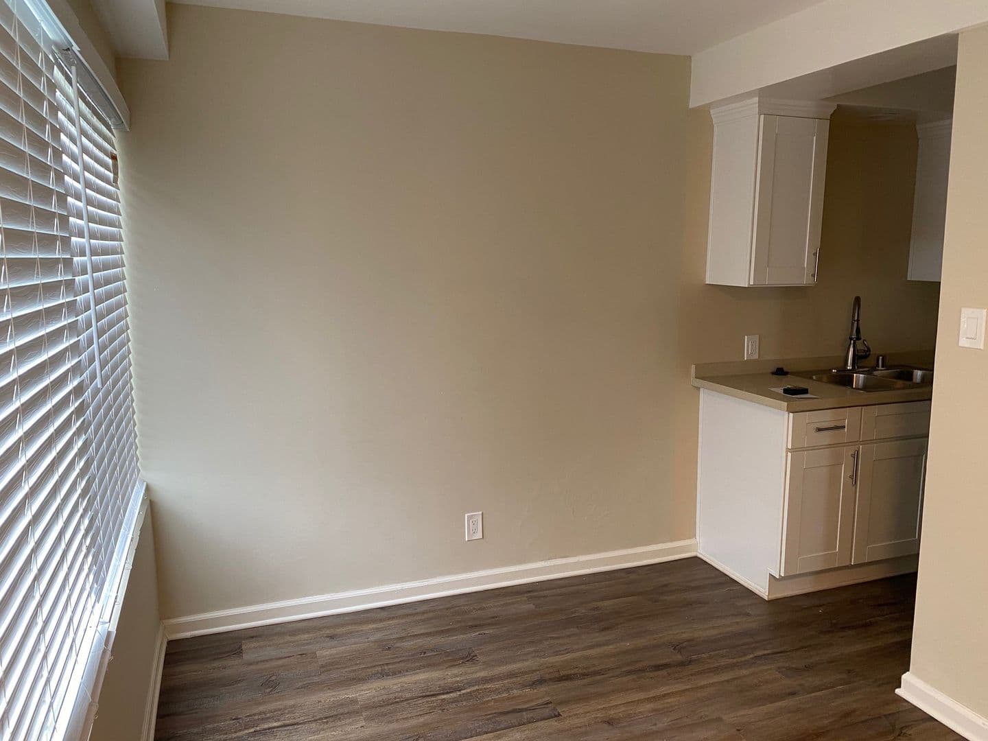 El Segundo Apartment: 720 W. Imperial Avenue
