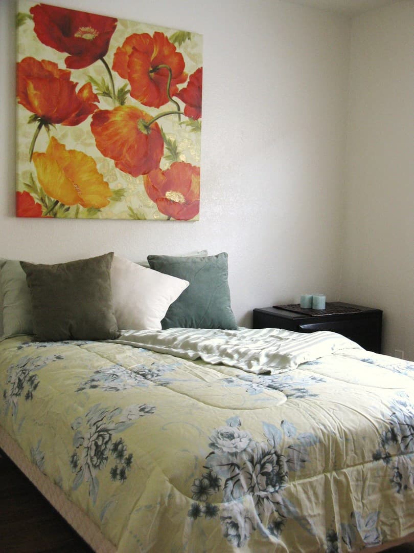 Long Beach Apartment: 1100 Elm Avenue