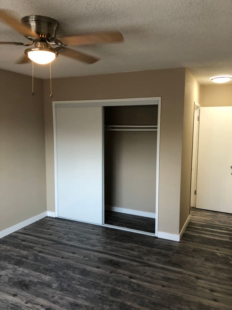 Long Beach Apartment: 650 Linden Avenue