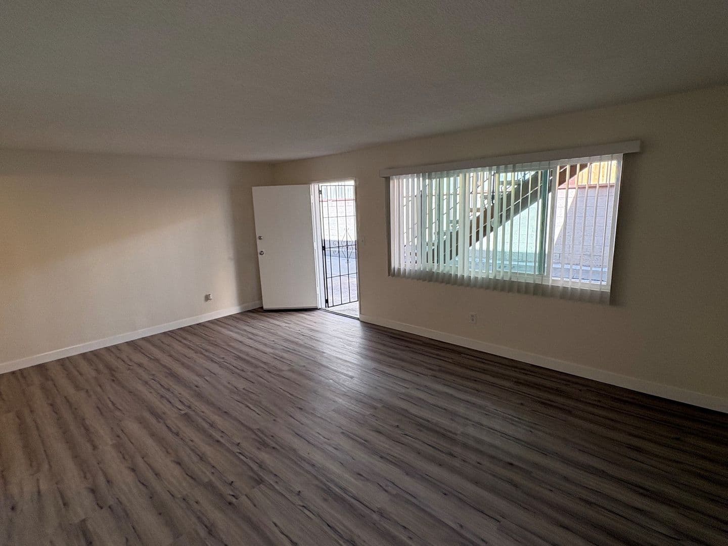 Long Beach Apartment: 1424 Obispo Avenue