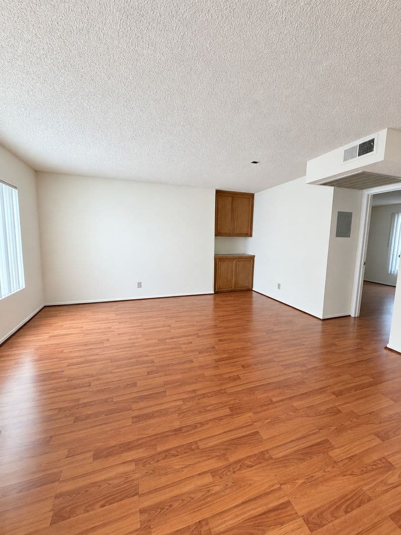 Valley Village Apartment: 5408 Carpenter Avenue
