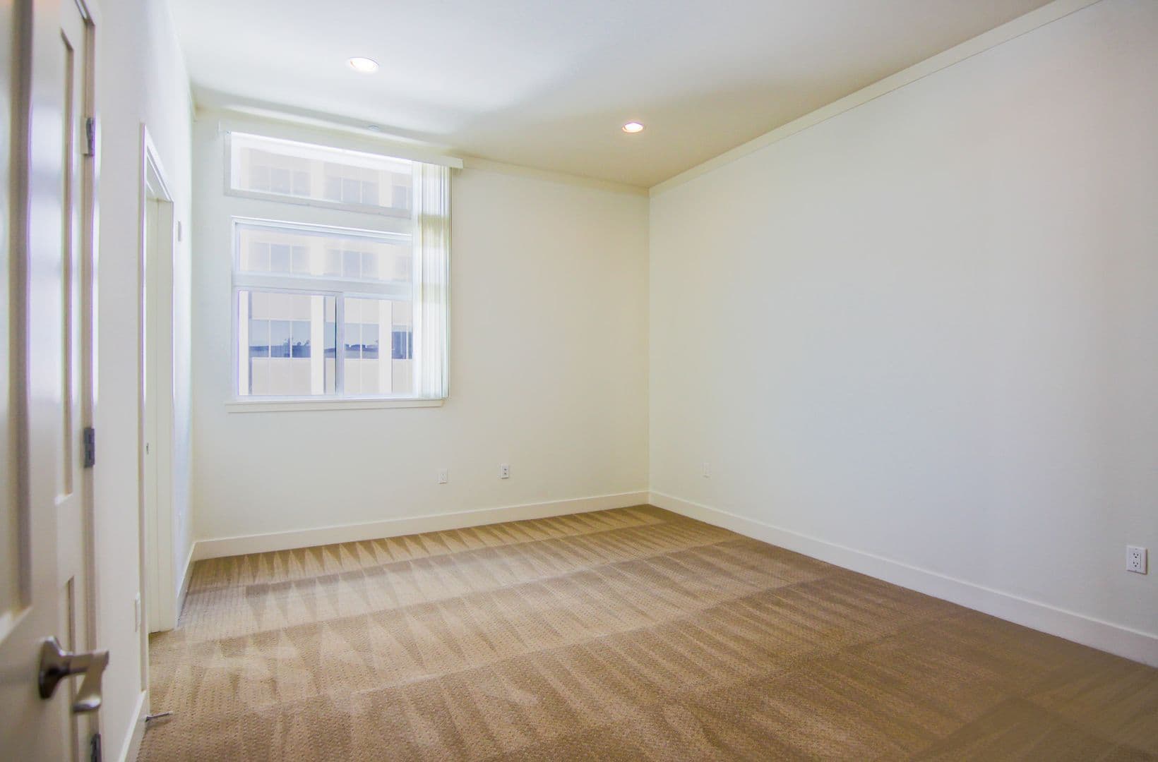 Sherman Oaks Apartment: 15210 Ventura Blvd.