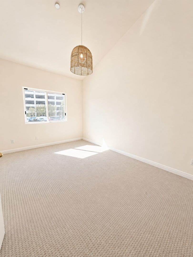Sherman Oaks Condo: 15225 Dickens St.