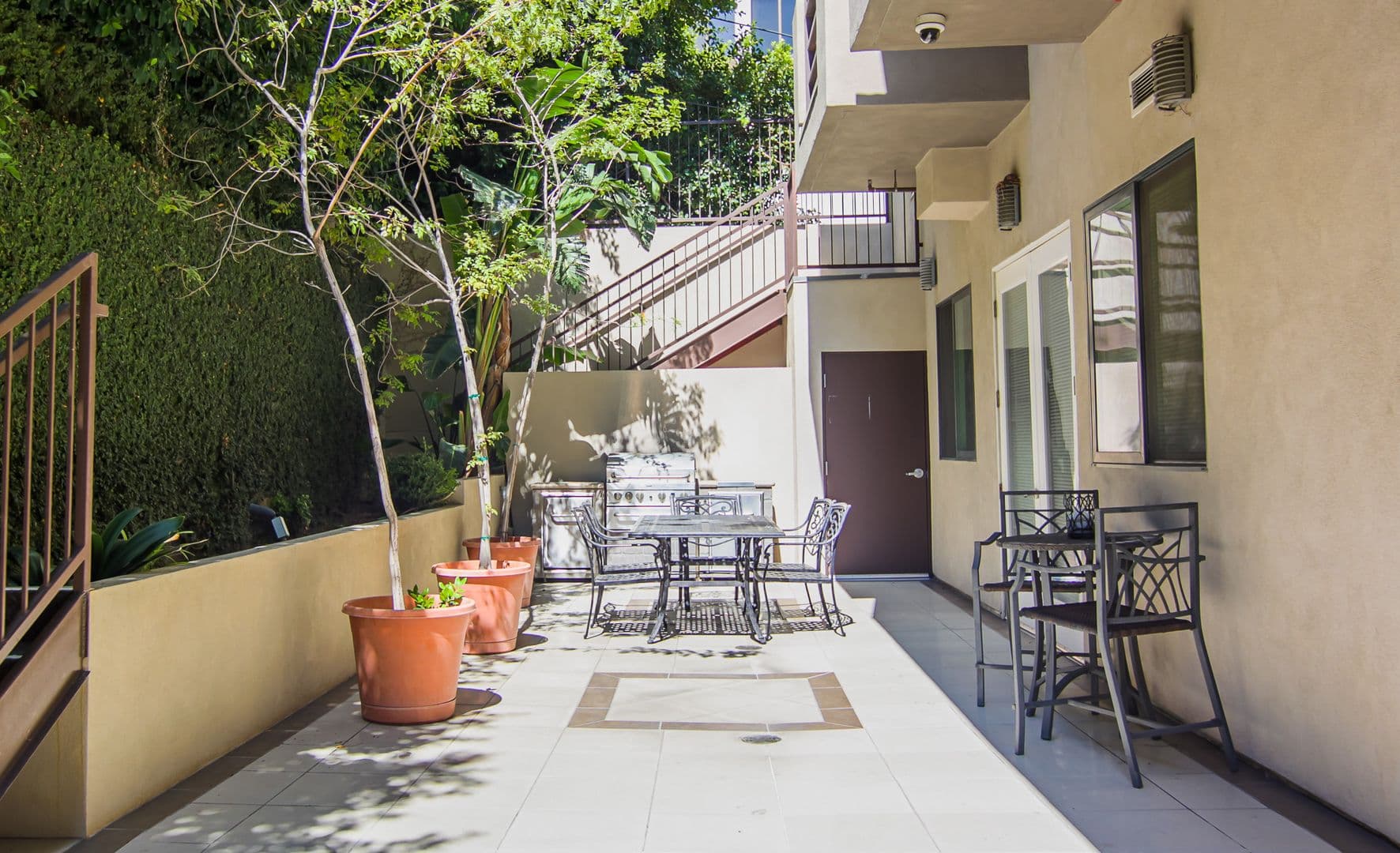Sherman Oaks Apartment: 15210 Ventura Blvd.