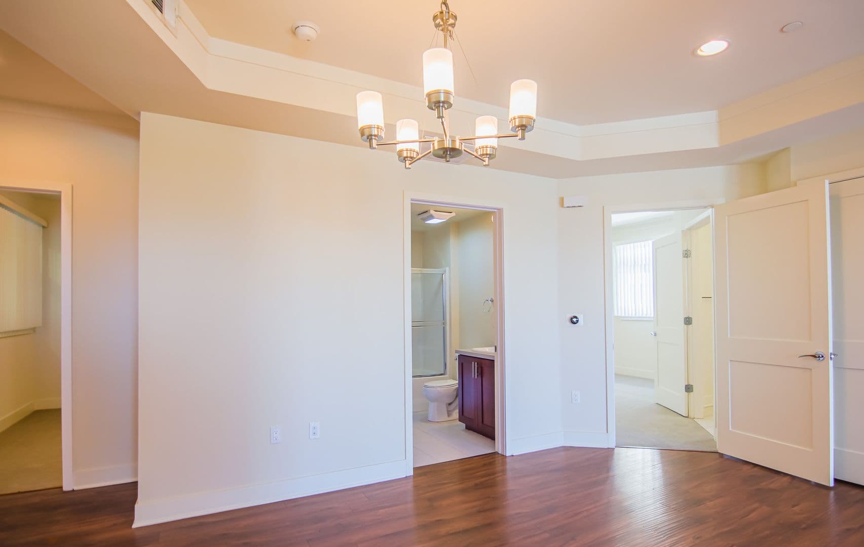 Sherman Oaks Apartment: 15210 Ventura Blvd.