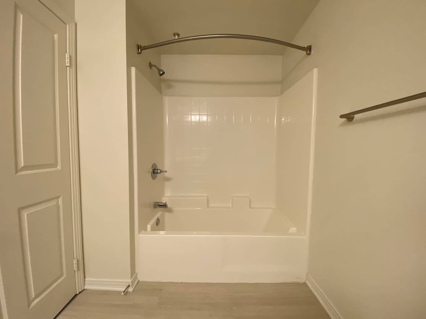 North Hollywood Apartment: 11430 Burbank Boulevard