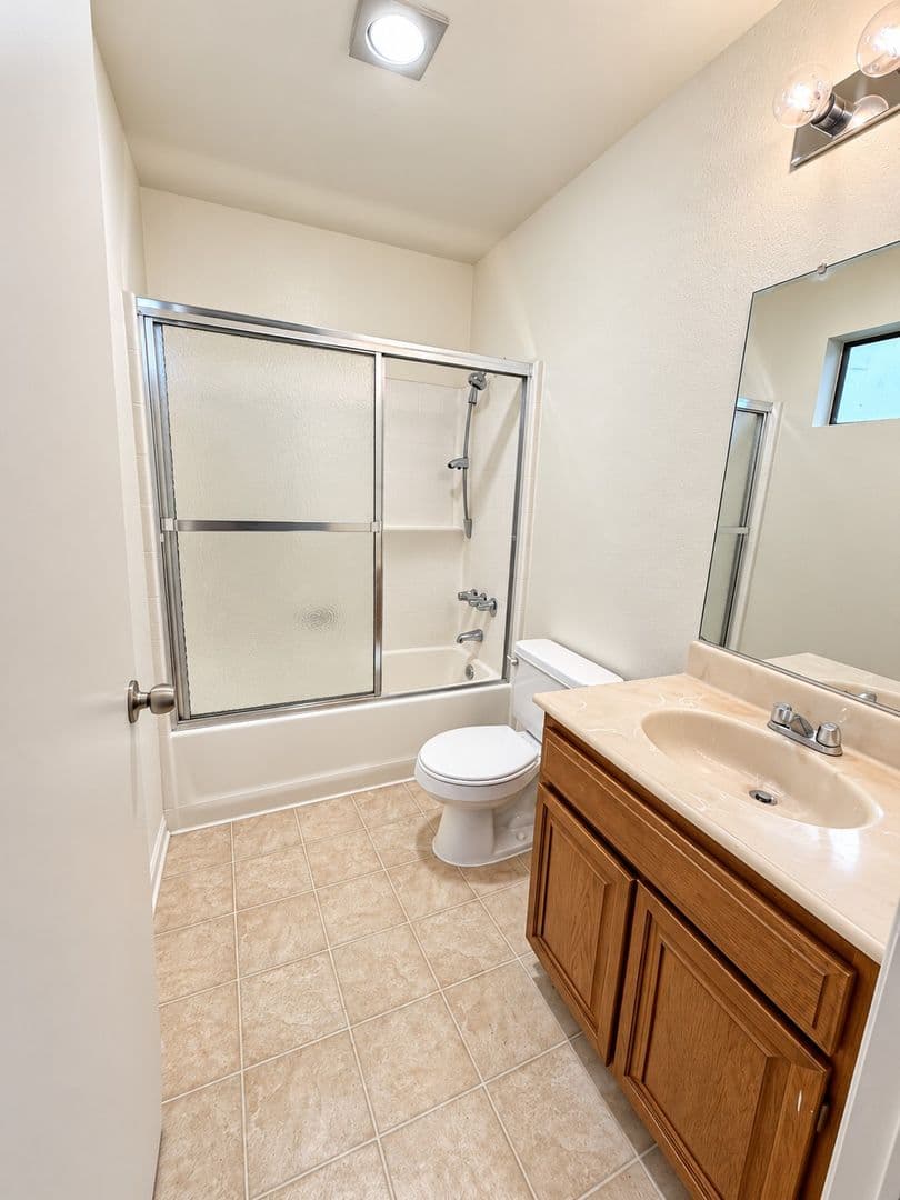 Valley Village Apartment: 5408 Carpenter Avenue
