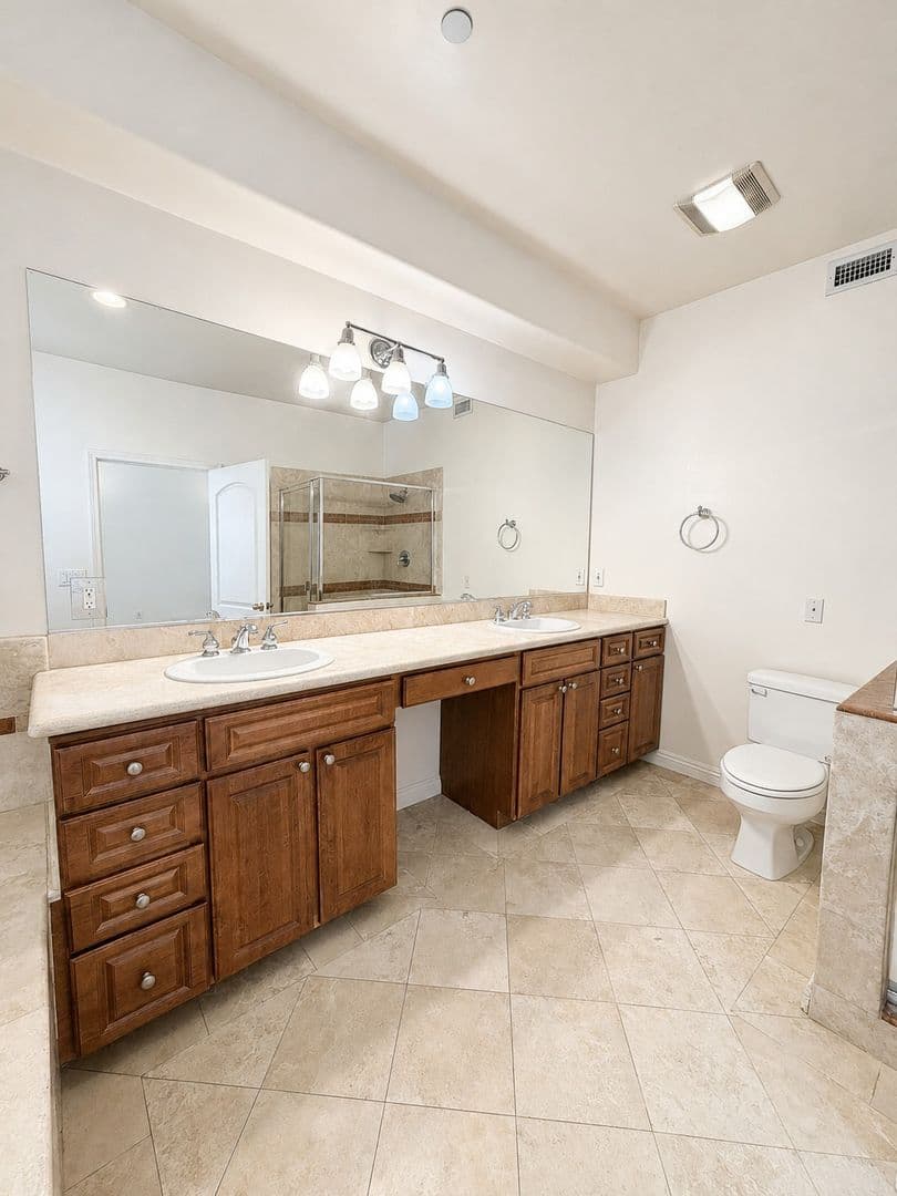 Sherman Oaks Condo: 15225 Dickens St.