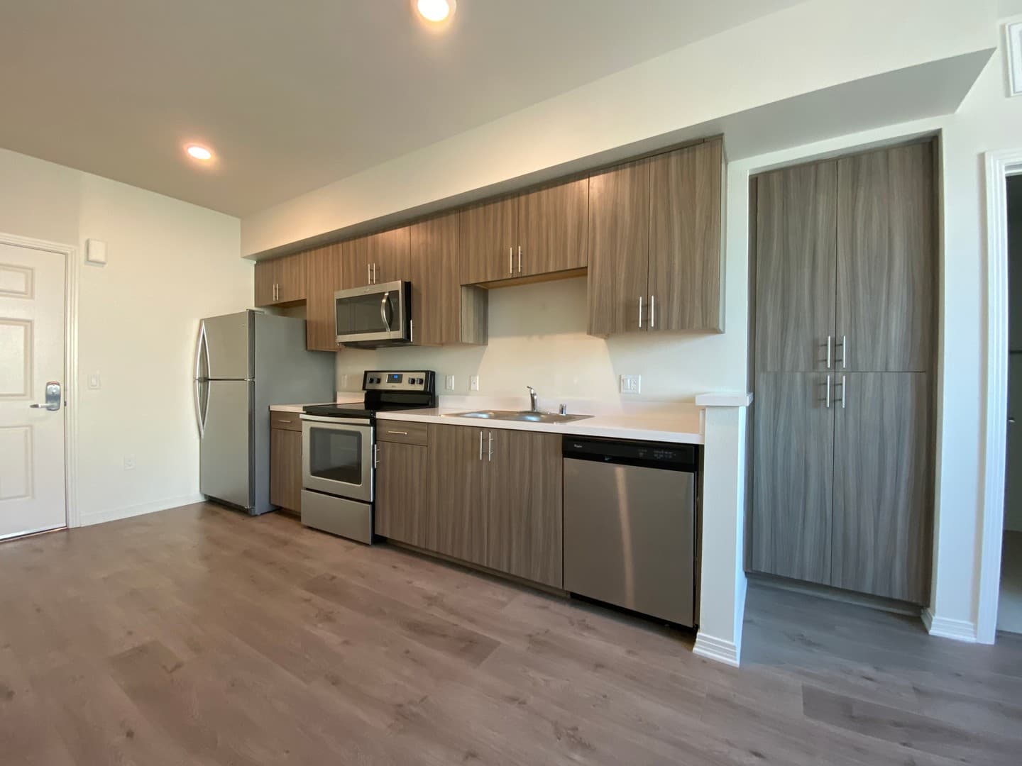 North Hollywood Apartment: 11430 Burbank Boulevard